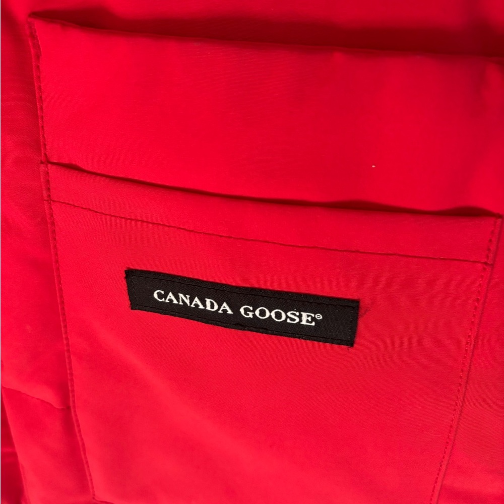 Canada Goose Arctic Program
Expedition Down Parka Vest Men's XXL